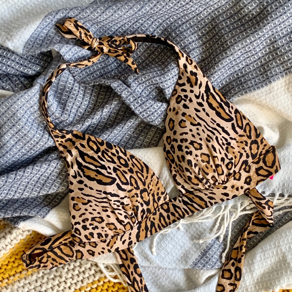Victoria’s Secret Cheetah Bikini 👙 Top